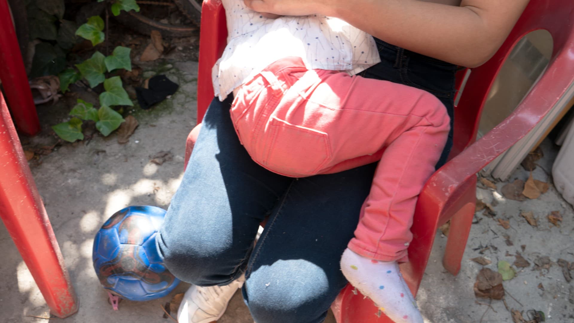 Between Breastfeeding, Remote Working and Relocating: An Ethnographic Case Study in Mexico City