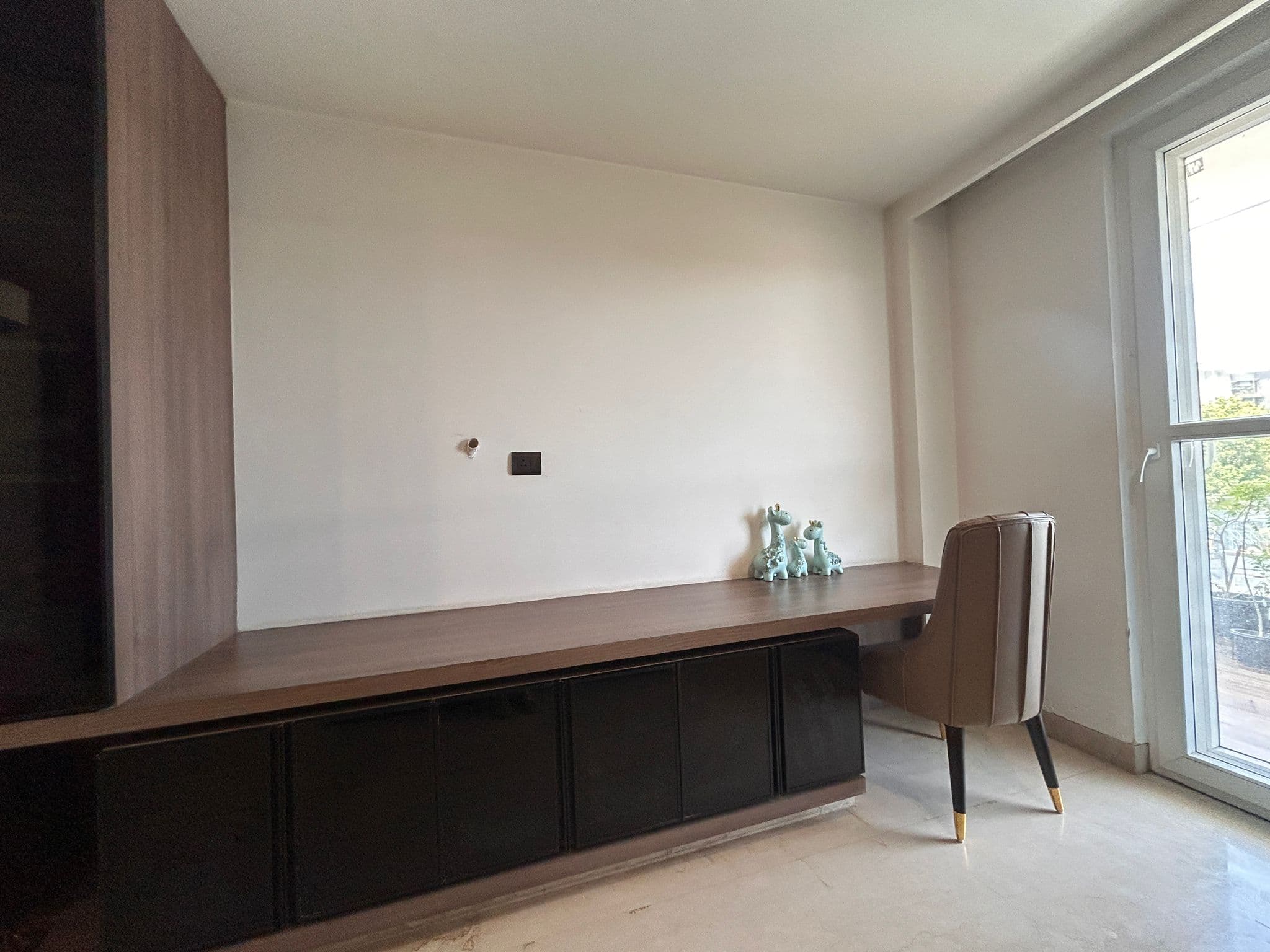 Nobody Needs Anything from Me Here: Gender, Remote Work, and the Socialisation of Home 