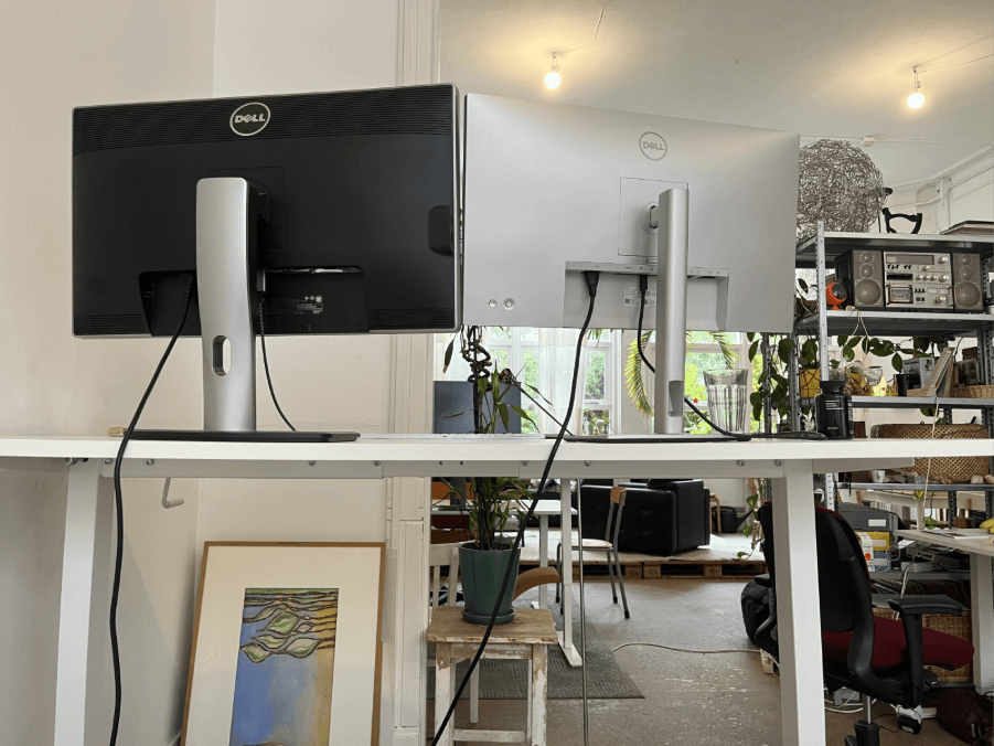 Tidying in Amsterdam: Hybrid Spaces of Work and Life 